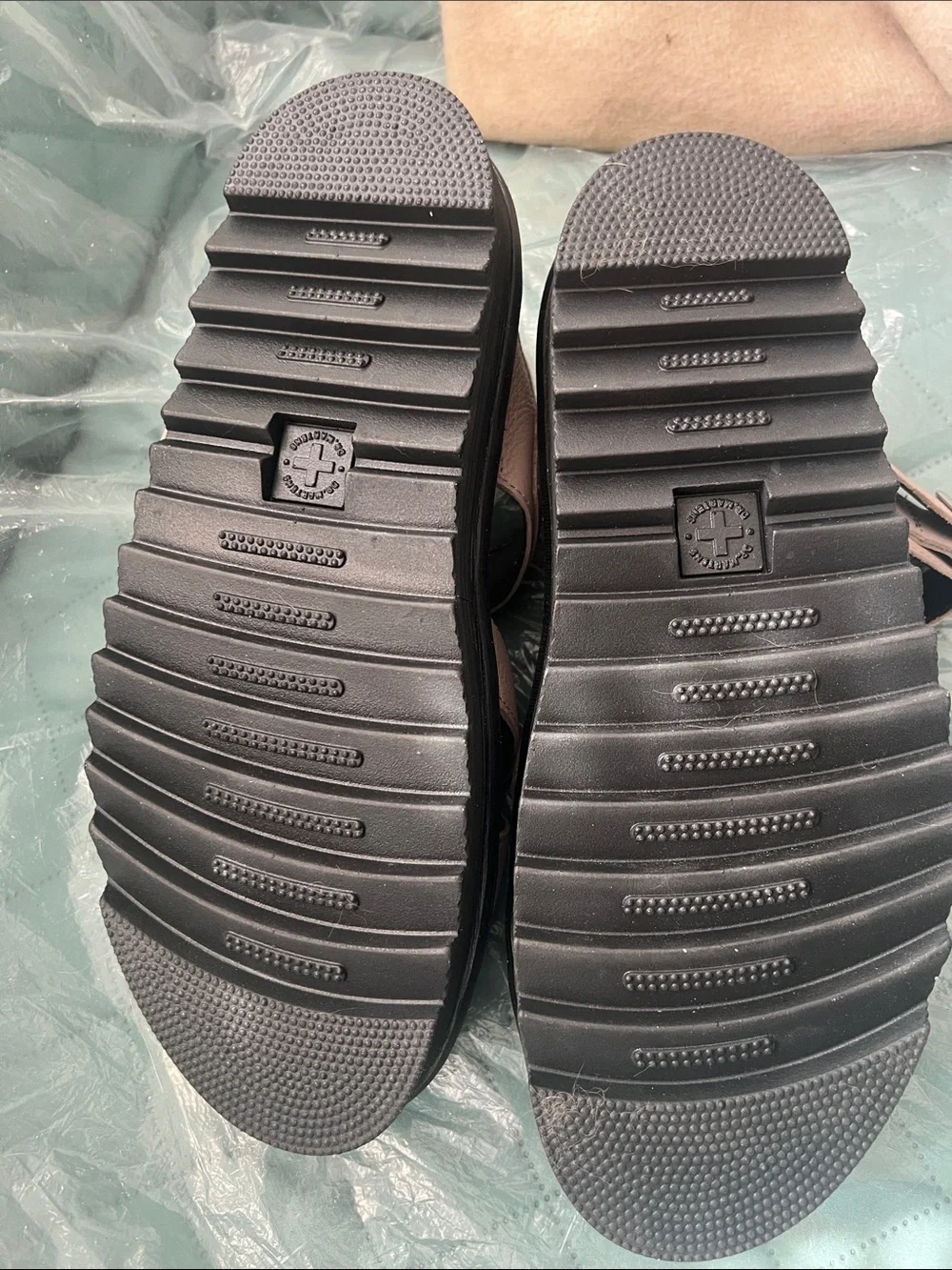 NWOT Dr. Martens Voss 11 Platform Beige Strap Sandals Women’s Size 11